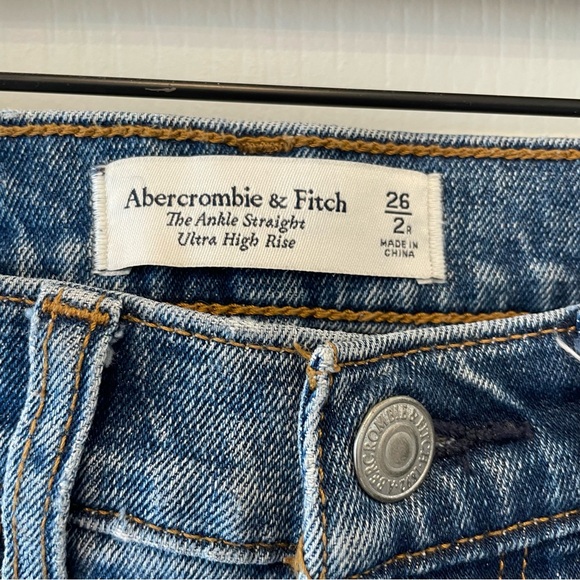 Abercrombie & Fitch The Ankle Straight Ultra High-Rise Ankle Jean - Picture 3 of 4